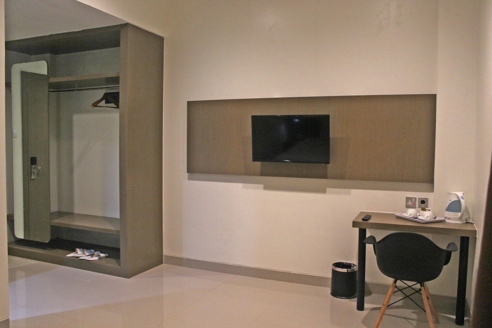 Opi Indah Hotel Palembang Exterior foto