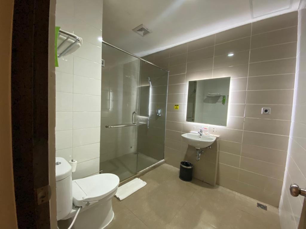 Opi Indah Hotel Palembang Exterior foto